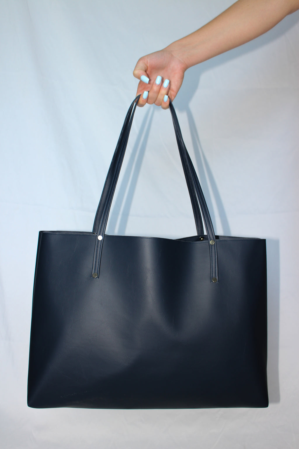 The Daily Tote | Navy