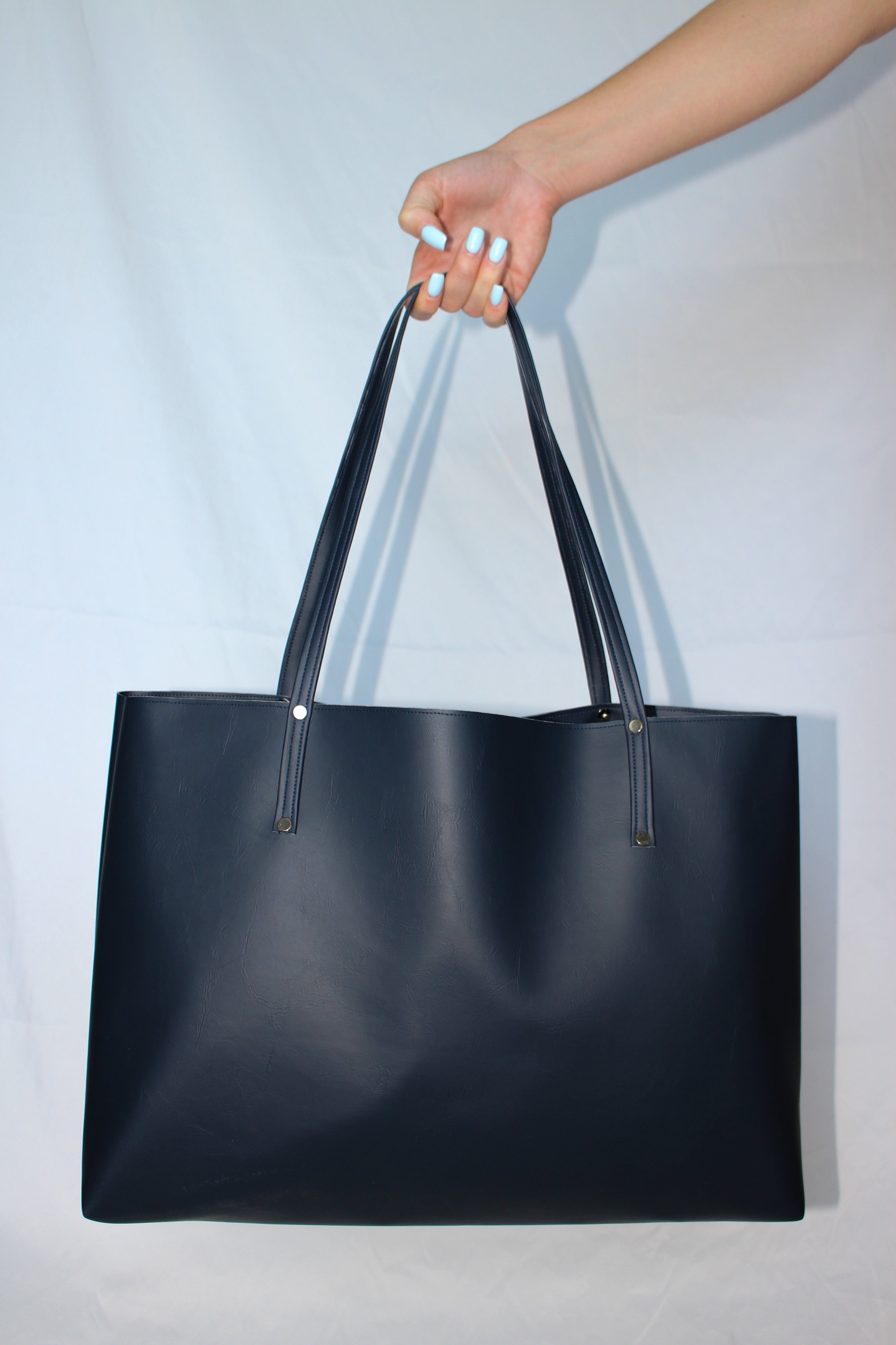 The Daily Tote | Navy